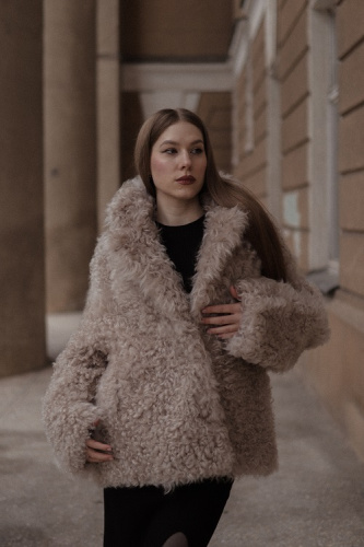 Короткая дублекна из меха ягненка